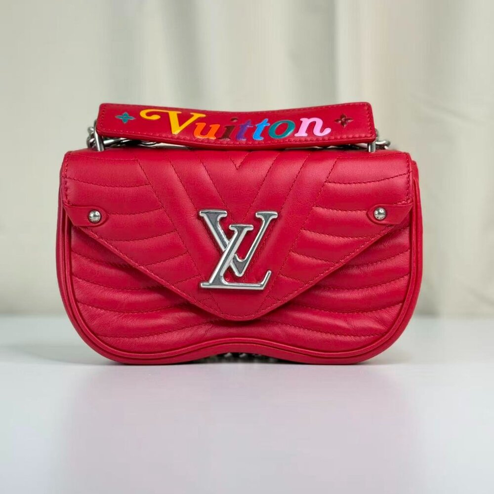 Louis Vuitton Red New Wave Chain Shoulder Bag Crossbody Style Quilted Design - Picture 2 of 9